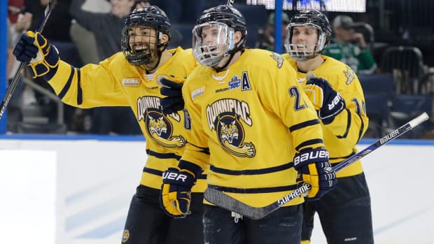 frozen-four-quinnipiac-defeats-boston-college-advances-championship.jpg